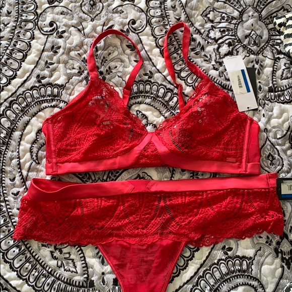 Calvin Klein Other - NWT Calvin Klein lingerie set
